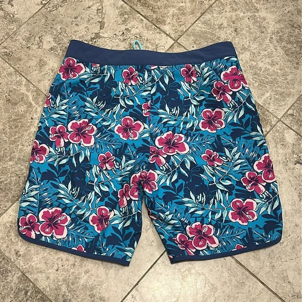 Vineyard Vine Hibiscus Men’s 9” Board Short Size 30